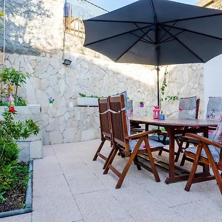 Holiday Avantgarde - Two Bedroom House With Terrace And Sea View Apartamento Dubrovnik