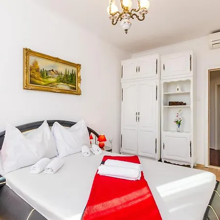 Apartamento Holiday Avantgarde - Two Bedroom House With Terrace And Sea View