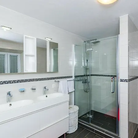 Holiday Avantgarde - Two Bedroom House With Terrace And Sea View *