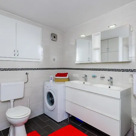 Διαμέρισμα Holiday Avantgarde - Two Bedroom House With Terrace And Sea View