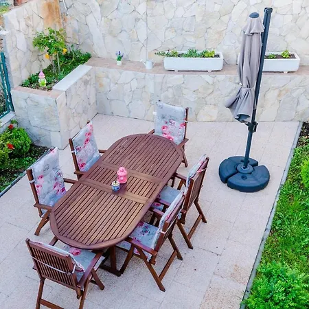 Holiday Avantgarde - Two Bedroom House With Terrace And Sea View Dubrovník