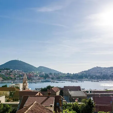 Holiday Avantgarde - Two Bedroom House With Terrace And Sea View Apartmán