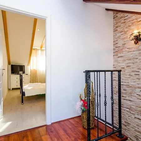 Holiday Avantgarde - Two Bedroom House With Terrace And Sea View Apartmán Dubrovník